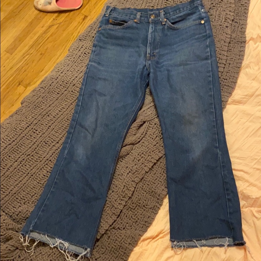 Straight leg denim with fraying at the bottom!